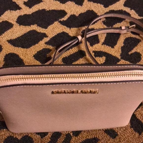 NWT Michael Kors  Large dome  Crossbody - Picture 6 of 8